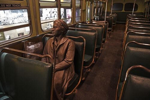 Statue de Rosa Park dans un bus au National Civil Rights Museum