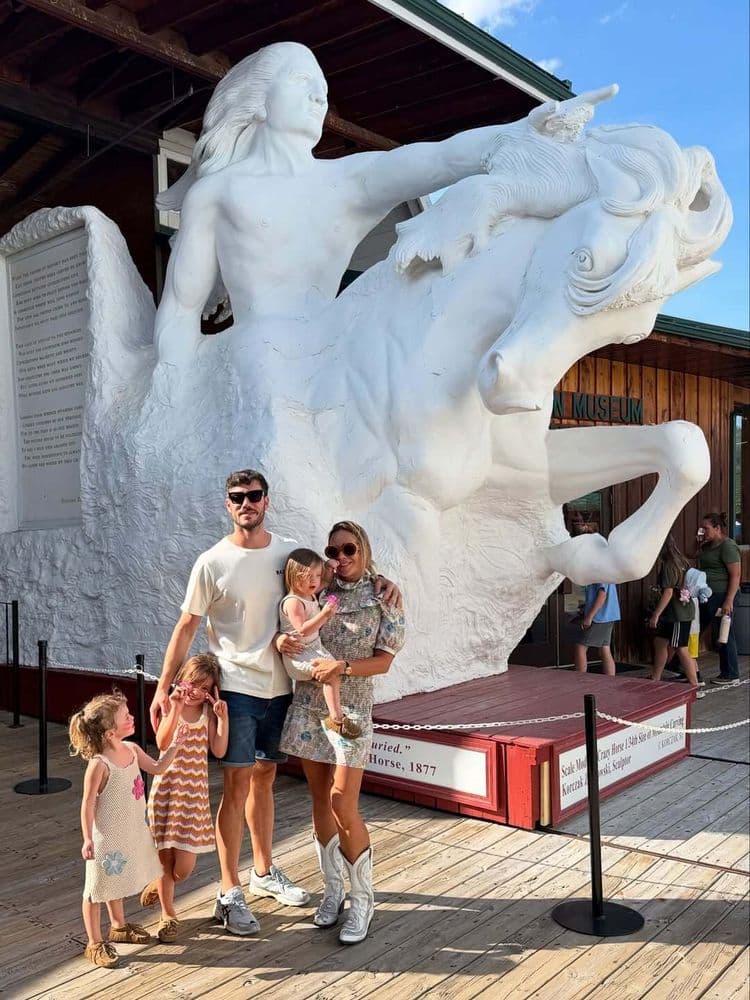 Cindy Poumeyrol et sa famille au Crazy Horse Memorial
