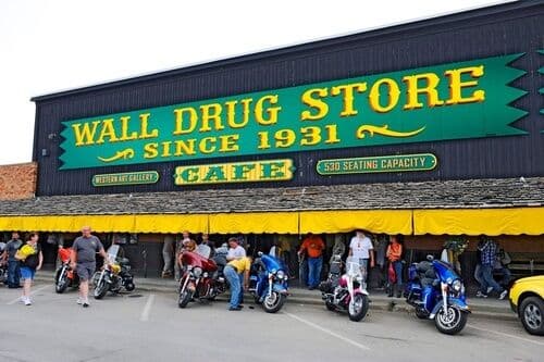 Le mythique Wall Drug, de la ville de Wall